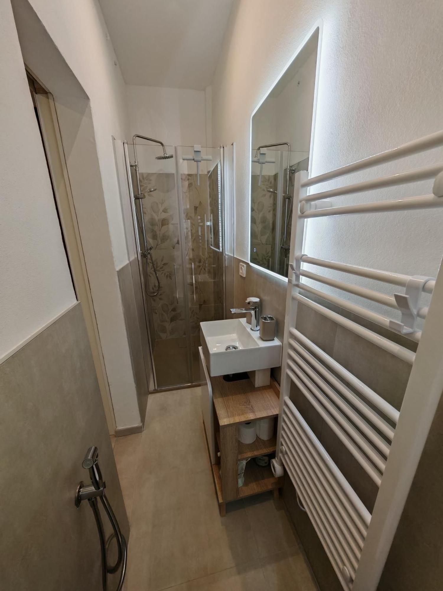 La Sosta-Appartamento A Pochi Passi Dalla Stazione Módena Exterior foto